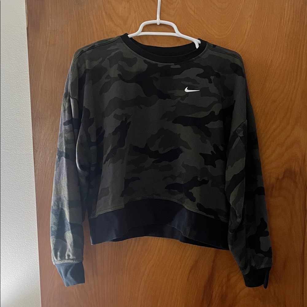 Nike Black and Green Camouflage Sweatshirt